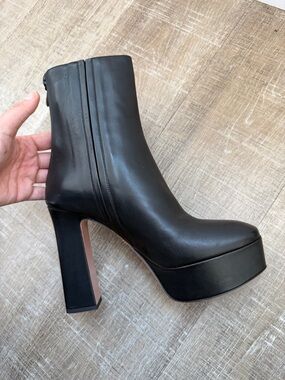 Aqua azura black heel platform boots